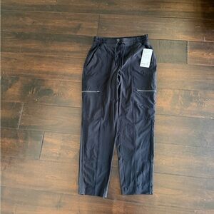 Athleta High Road Cargo Pants - Size 4
NWT